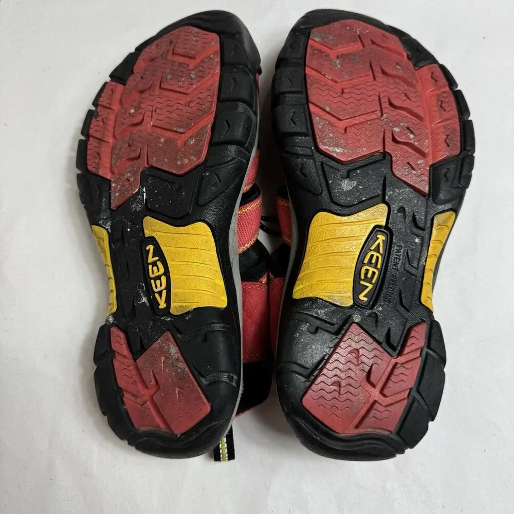 Keen Newport H2 Sandals Shoes Women's 9 Red Casual Comfort Waterproof Hiking